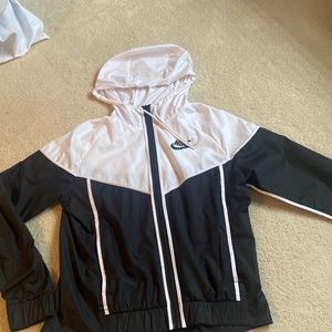 Womens Nike Windbreaker ! Brand New